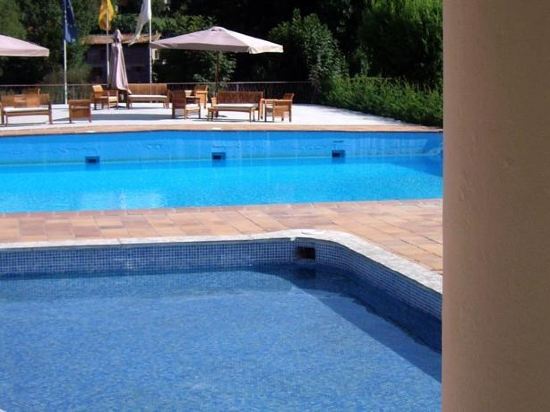 Imagen de la piscina del Hotel Bellavista, Bellver de Cerdanya. Foto 5