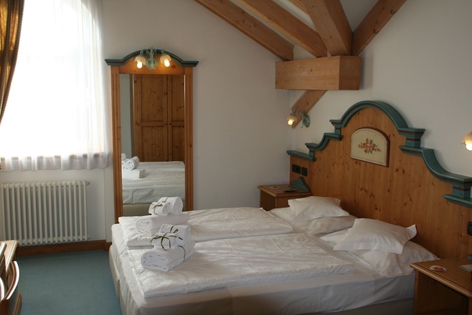 Imagen de la habitación del Hotel Bellavista, Cavazzal. Foto 13