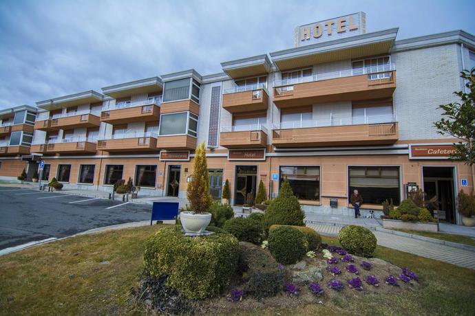 Imagen de los exteriores del Hotel Bellavista, El Barco de Ávila. Foto 10