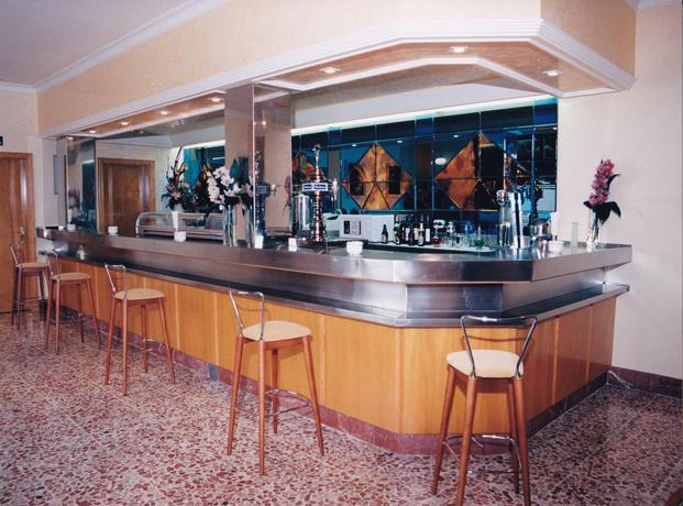 Imagen del bar/restaurante del Hotel Bellavista, El Barco de Ávila. Foto 4