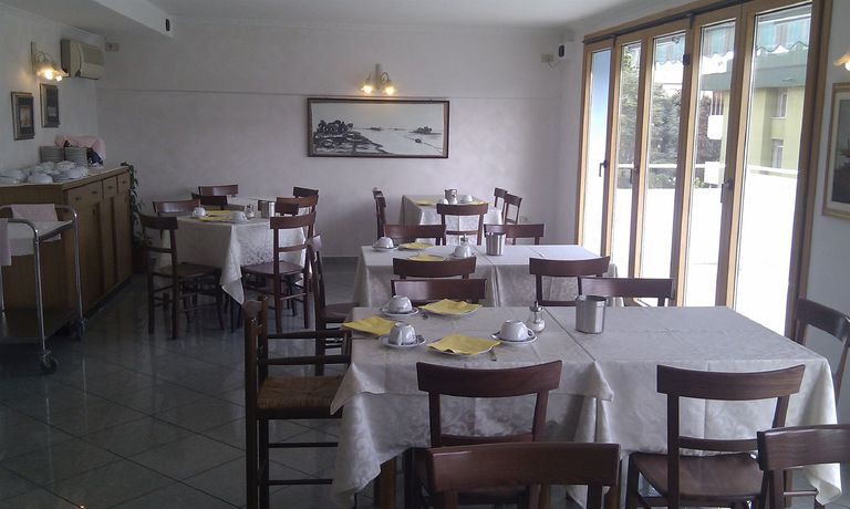 Imagen del bar/restaurante del Hotel Bellavista, Grado. Foto 6