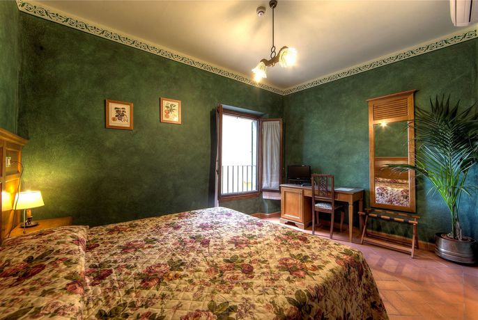 Imagen de los exteriores del Hotel Bellavista Impruneta. Foto 11