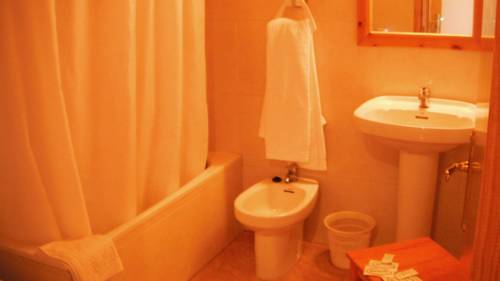 Imagen de la habitación del Hotel Bellavista, PUEBLA DE CASTRO. Foto 13