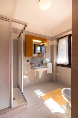 Imagen de la habitación del Hotel Bellavista, Pinzolo. Foto 17