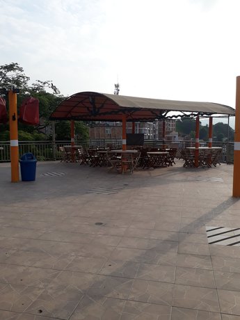 Imagen del bar/restaurante del Hotel Bellavista Premium Villeta. Foto 3