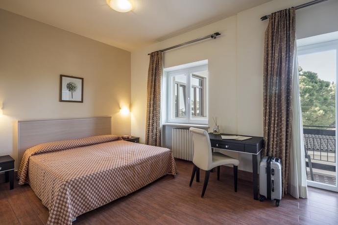 Imagen de la habitación del Hotel Bellavista, San Zeno di Montagna. Foto 9