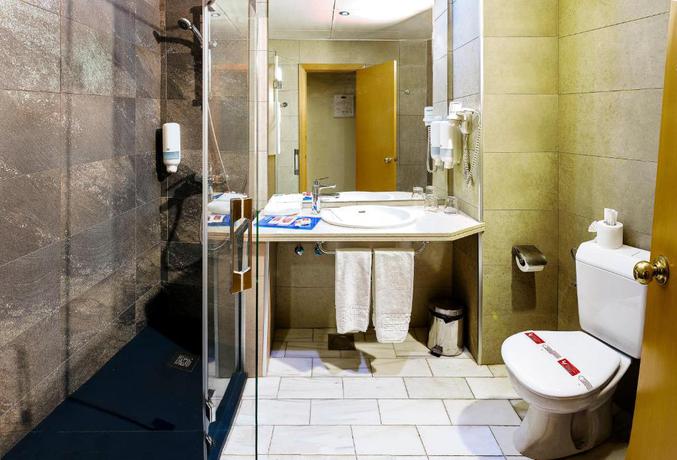 Imagen de la habitación del Hotel Bellavista Sevilla. Foto 9