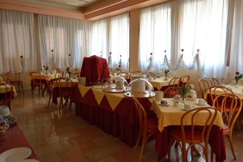 Imagen de los interiores del Hotel Belle Arti. Foto 12