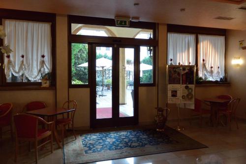 Imagen de los interiores del Hotel Belle Arti. Foto 14