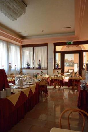 Imagen de los interiores del Hotel Belle Arti. Foto 15