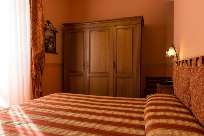 Imagen de la habitación del Hotel Belle Epoque, San Remo. Foto 7