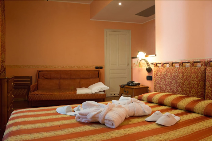 Imagen de la habitación del Hotel Belle Epoque, San Remo. Foto 10
