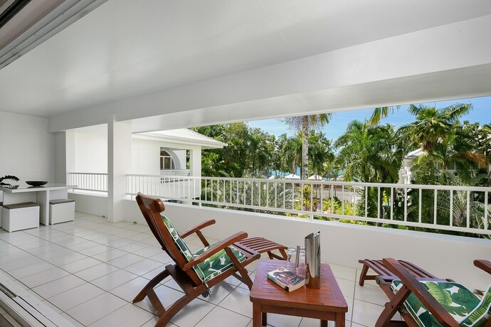 Imagen de los exteriores del Hotel Belle Escapes - Oceanview Suite Alamanda Beachfront Resort 