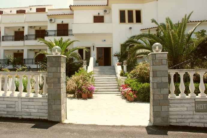 Imagen general del Hotel Belle Helene, Agios Georgios Pagon. Foto 5