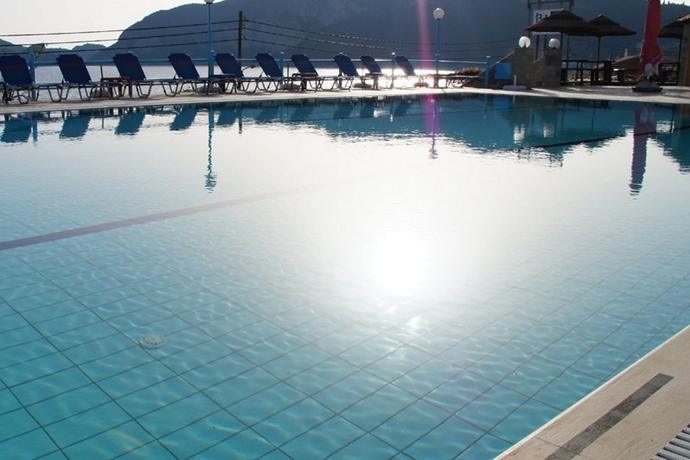 Imagen general del Hotel Belle Helene, Agios Georgios Pagon. Foto 7