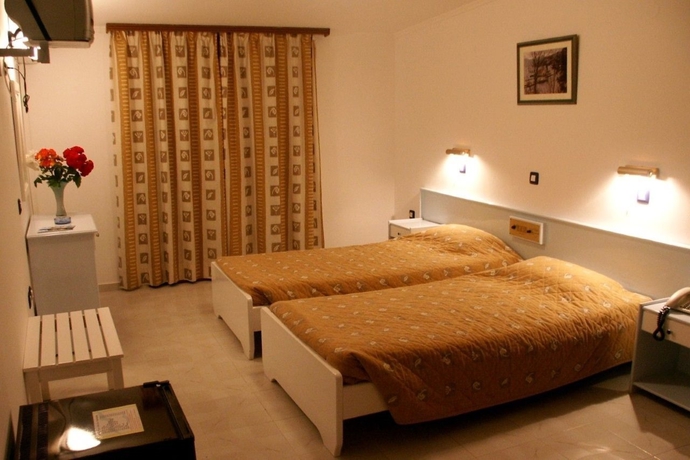 Imagen general del Hotel Belle Helene, Agios Georgios Pagon. Foto 8