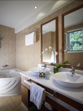 Imagen de la habitación del Hotel Belle Helene. Foto 9