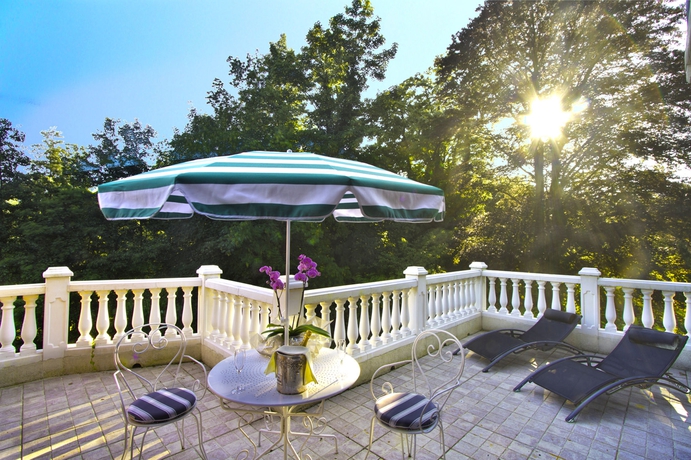Imagen de los exteriores del Hotel Belle Isle Sur Risle. Foto 10