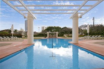 Imagen de la piscina del Hotel Belle Maison Apartments. Foto 12