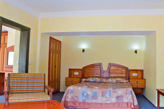 Imagen de la habitación del Hotel Belle Vue, &Ouml;l&uuml;deniz. Foto 4