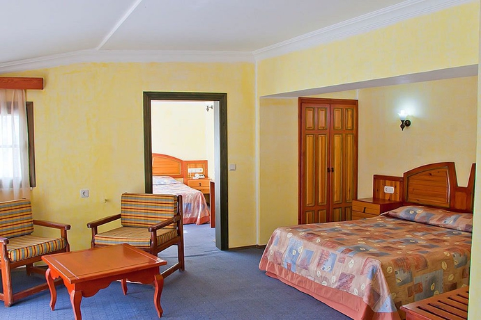 Imagen de la habitación del Hotel Belle Vue, &Ouml;l&uuml;deniz. Foto 6