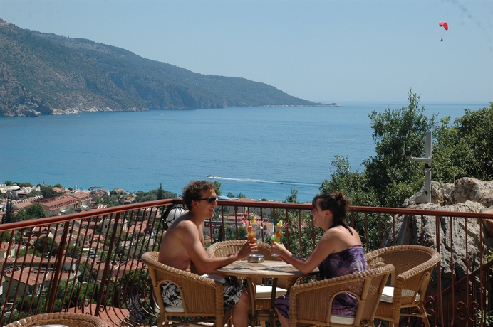 Imagen del bar/restaurante del Hotel Belle Vue, &Ouml;l&uuml;deniz. Foto 2