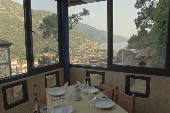 Imagen del bar/restaurante del Hotel Belle Vue, &Ouml;l&uuml;deniz. Foto 3