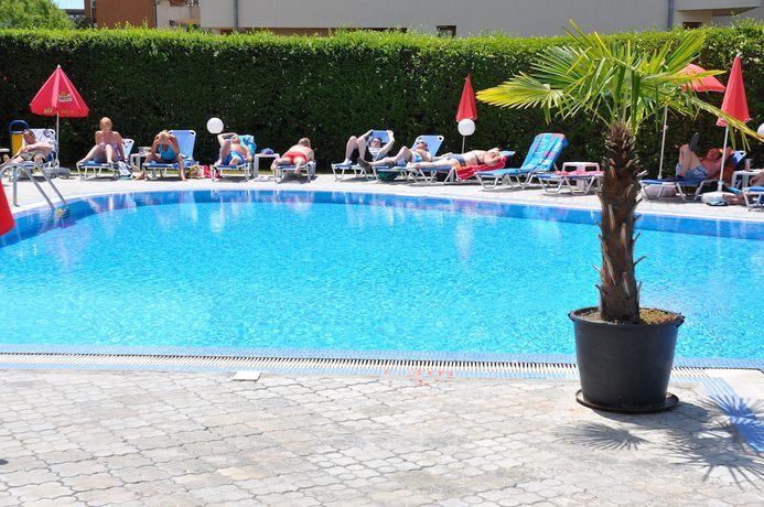 Imagen de la piscina del Hotel BelleVille, Nessebar. Foto 17