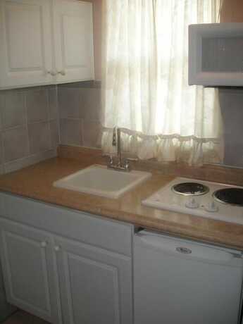 Imagen de la habitación del Hotel Belleair Village Motel. Foto 8