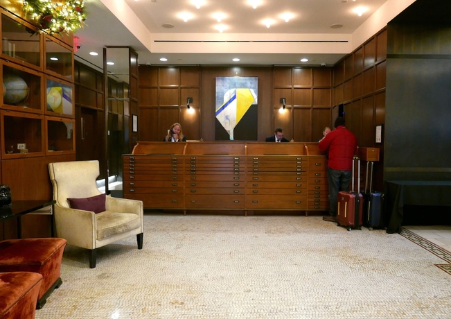 Imagen de los interiores del Hotel Belleclaire. Foto 18