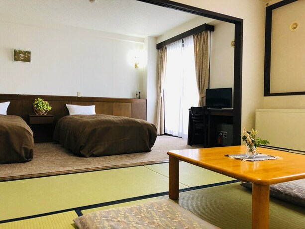 Imagen de los exteriores del Hotel Belle-cour Inomata. Foto 5