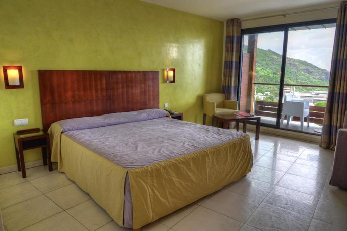 Imagen de la habitación del Hotel Bellepierre. Foto 6