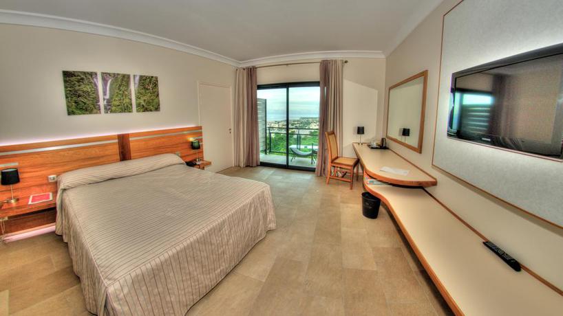 Imagen de la habitación del Hotel Bellepierre. Foto 8