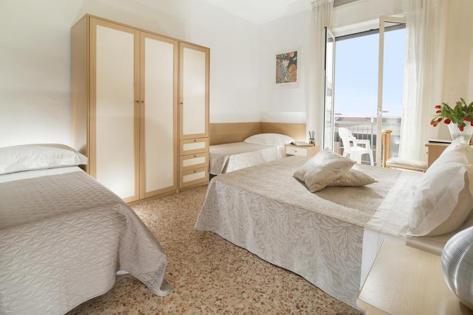 Imagen de la habitación del Hotel Bellerofonte. Foto 8