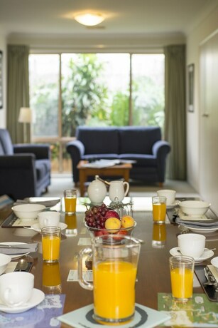 Imagen del bar/restaurante del Hotel Bellevue Bed and Breakfast Mclaren Vale. Foto 16