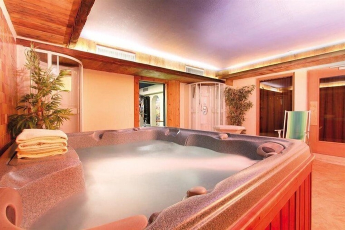 Imagen de la habitación del Hotel Bellevue, Canazei. Foto 6