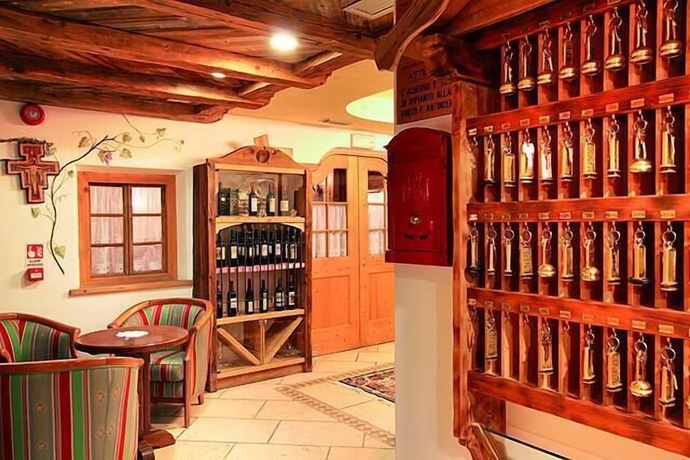 Imagen de los interiores del Hotel Bellevue, Canazei. Foto 11