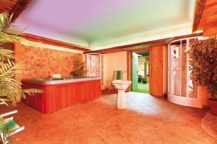Imagen de la piscina del Hotel Bellevue, Canazei. Foto 15