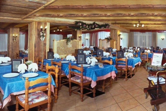 Imagen del bar/restaurante del Hotel Bellevue, Canazei. Foto 3