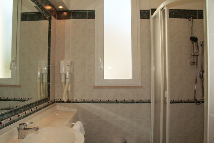 Imagen de la habitación del Hotel Bellevue, Cattolica. Foto 5