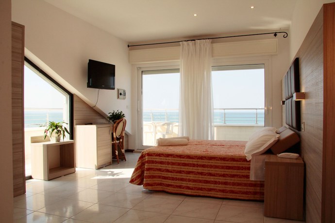 Imagen de la habitación del Hotel Bellevue, Cattolica. Foto 7