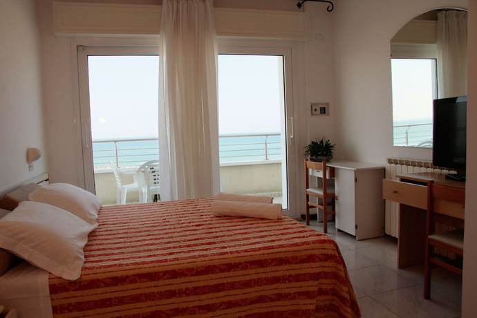 Imagen de la habitación del Hotel Bellevue, Cattolica. Foto 16