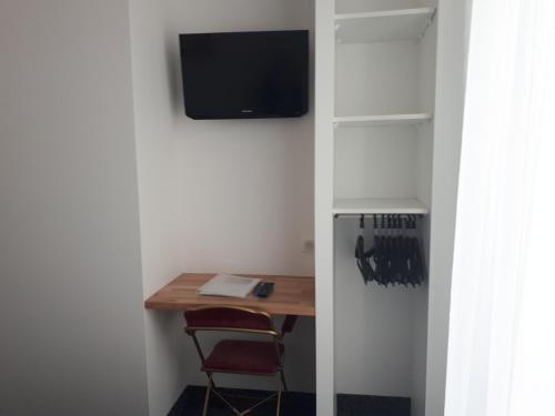 Imagen de la habitación del Hotel Bellevue, Chambon-sur-Lac. Foto 9