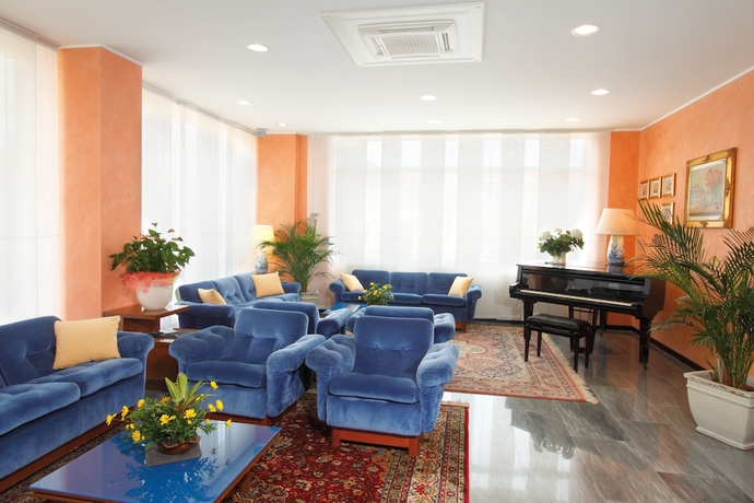 Imagen de los interiores del Hotel Bellevue Et Mediterranee. Foto 12