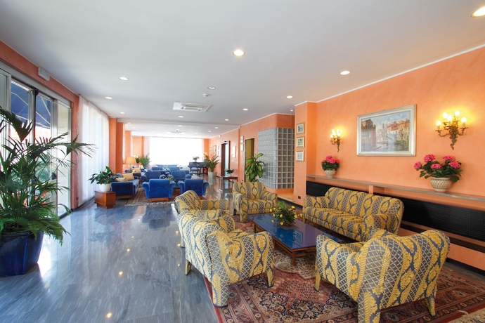 Imagen de los interiores del Hotel Bellevue Et Mediterranee. Foto 13