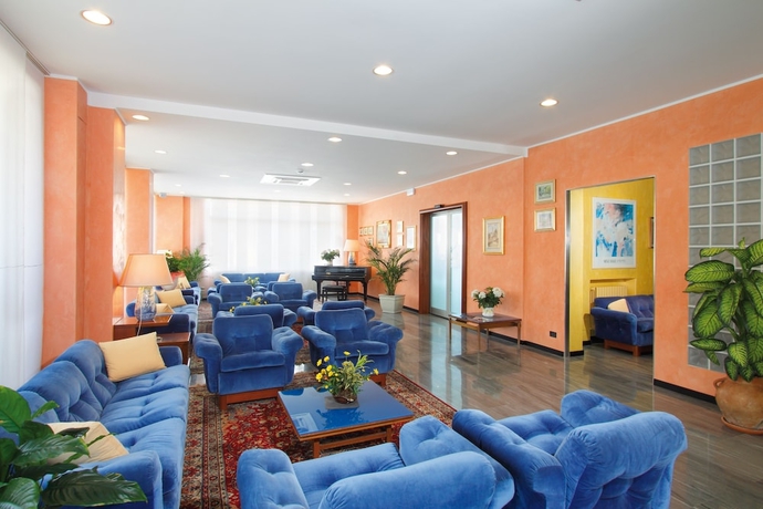 Imagen de los interiores del Hotel Bellevue Et Mediterranee. Foto 14