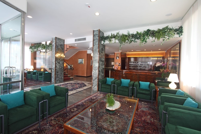 Imagen de los interiores del Hotel Bellevue Et Mediterranee. Foto 16