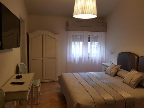 Imagen de la habitación del Hotel Bellevue, Gardone Riviera. Foto 6