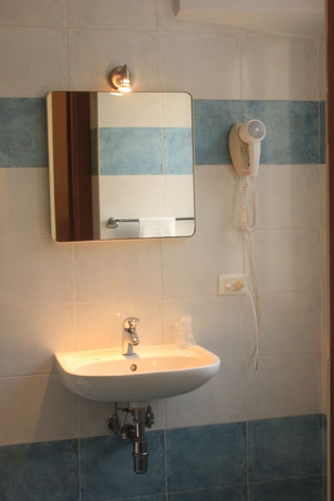 Imagen de la habitación del Hotel Bellevue, Génova. Foto 10