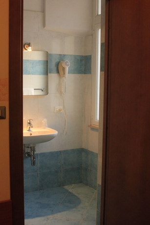 Imagen de la habitación del Hotel Bellevue, Génova. Foto 11